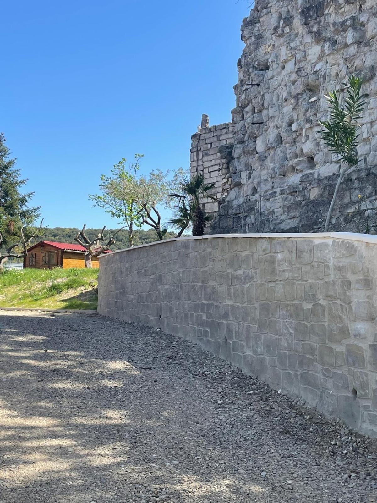 Le Castellas - Gite En Pleine Nature Montmirat Esterno foto