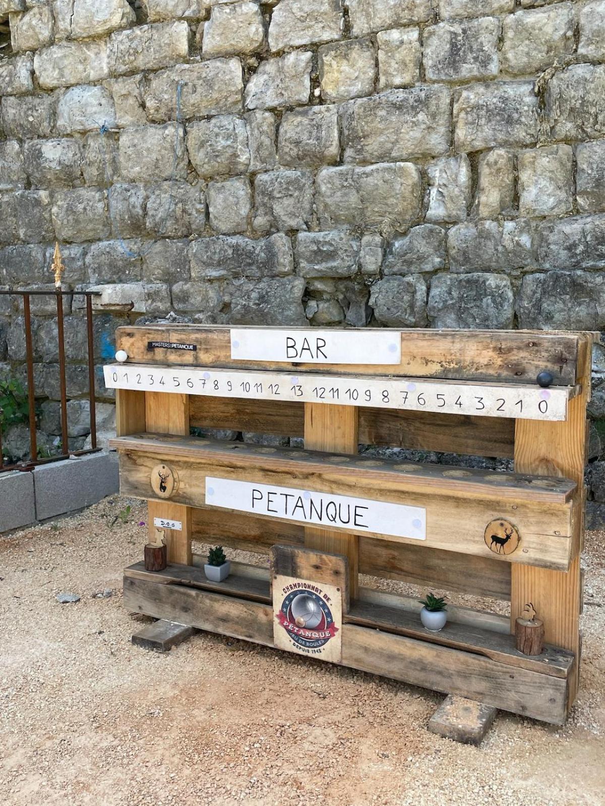 Le Castellas - Gite En Pleine Nature Montmirat Esterno foto